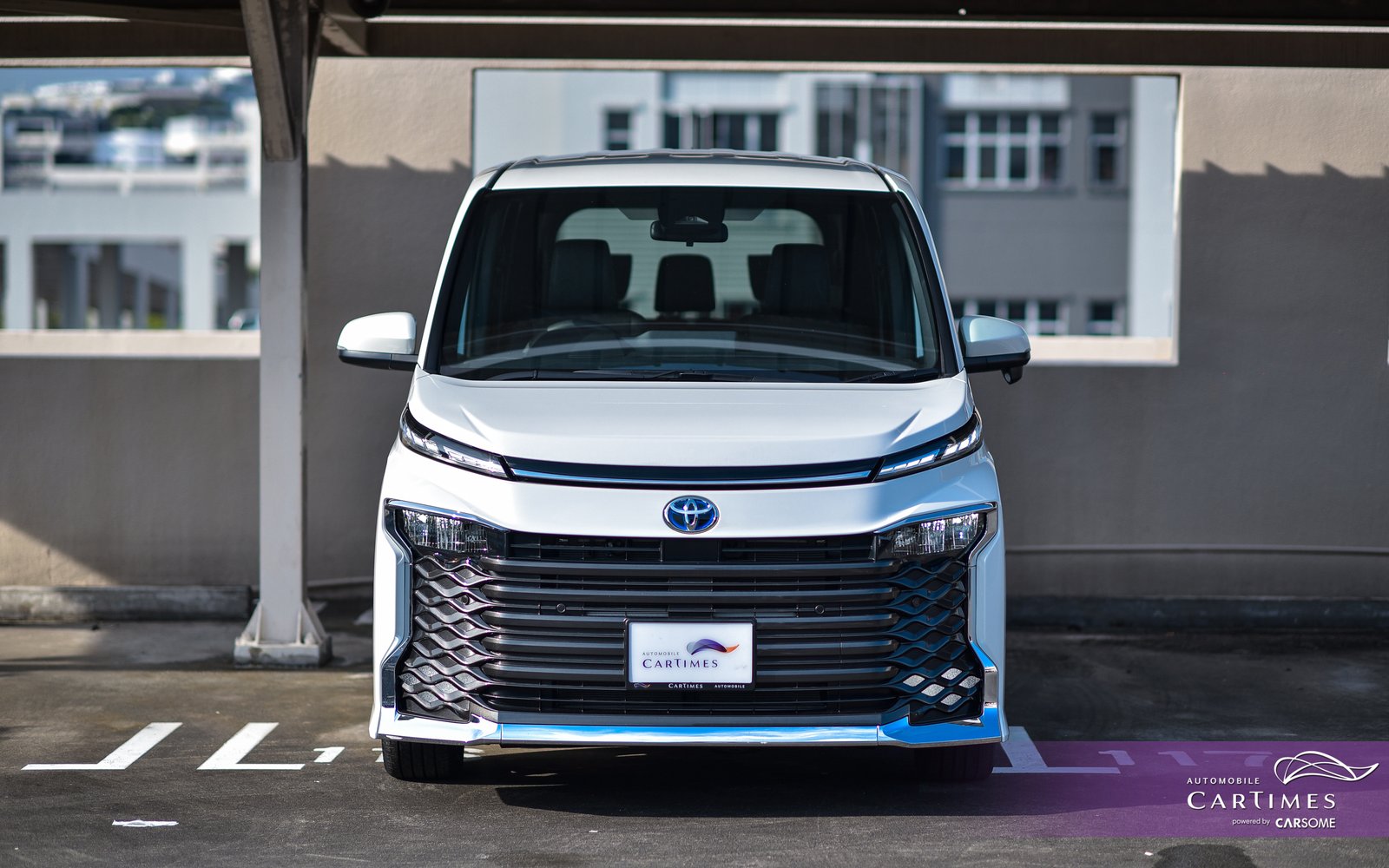 Toyota Voxy 1.8 S-Z Hybrid photo 3